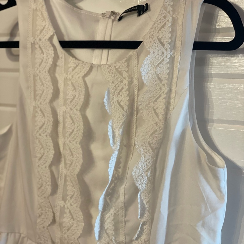 Doe & Rae Dress White Ivory Dress w/ lace accents zipper closure - Picture 4 of 9